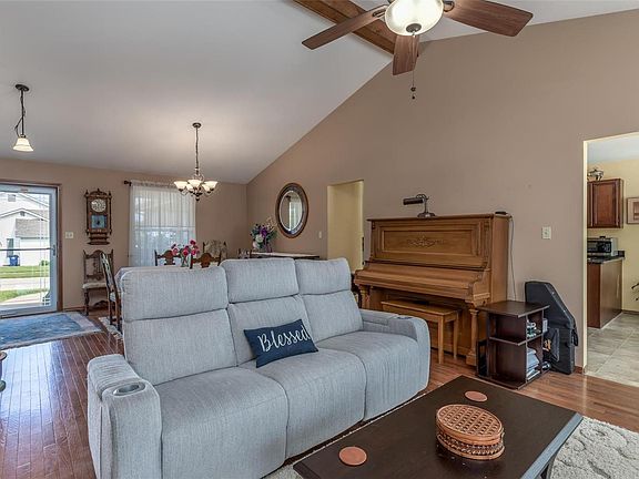 4th image of 4216 Greenhart Dr
