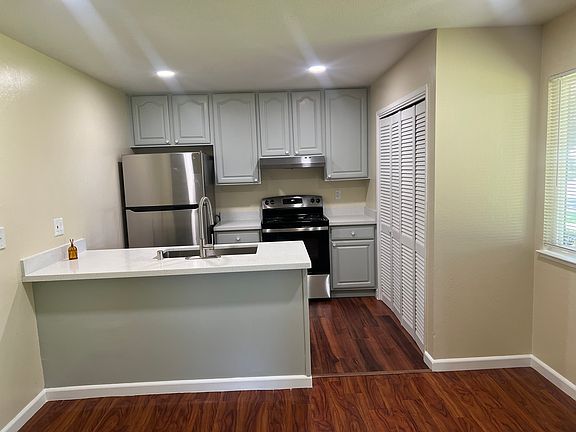 2nd image of 2137 Mann Ave APT 1