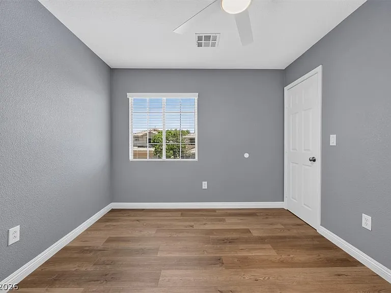 561 Aspen Leaf St — Photo 10