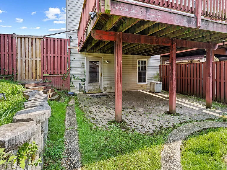 5411 Castlestone Dr — Photo 39