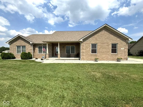 1939 Sophia Ln, Seymour, IN 47274