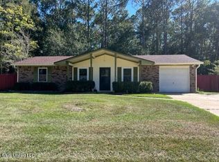 1709 Kingfisher Dr, Gautier, MS 39553
