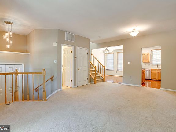 5th image of 14637 Stream Pond Dr