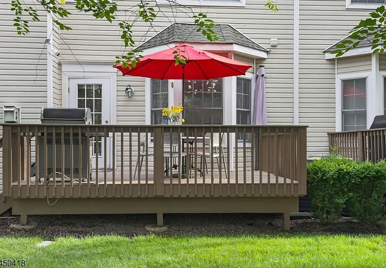 90 Winged Foot Dr — Photo 34