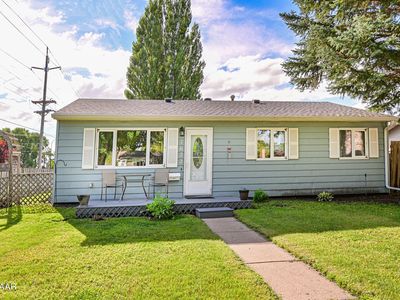 1622 S 19th St, Grand Forks, ND, 58201