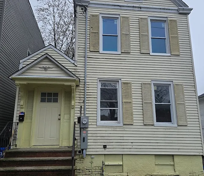 11 Grove Ter #SF1 — Photo 2
