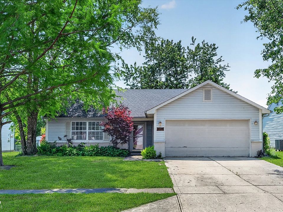 1st image of 27 Lake Dr S