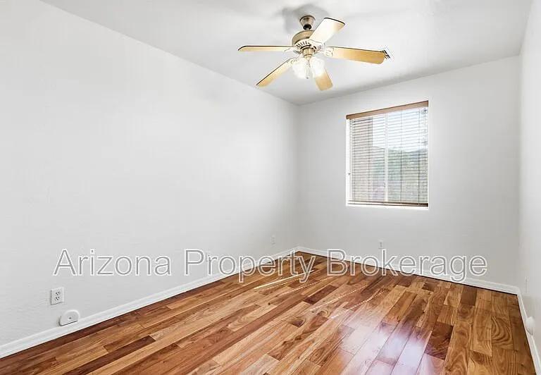 1933 W Tanya Trl — Photo 16