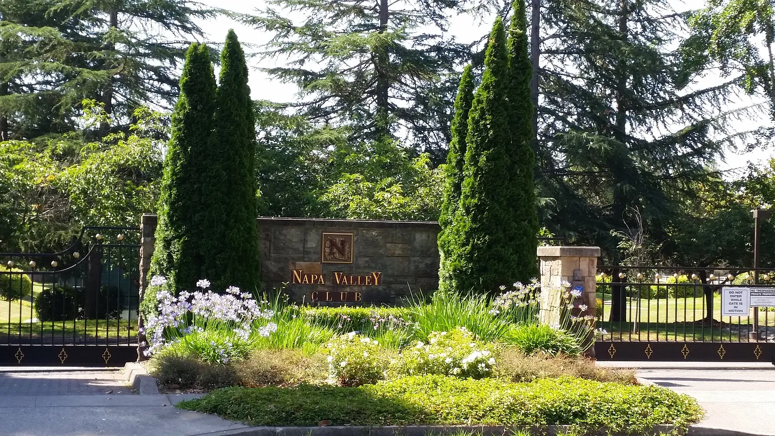81 Valley Club Cir photo 1