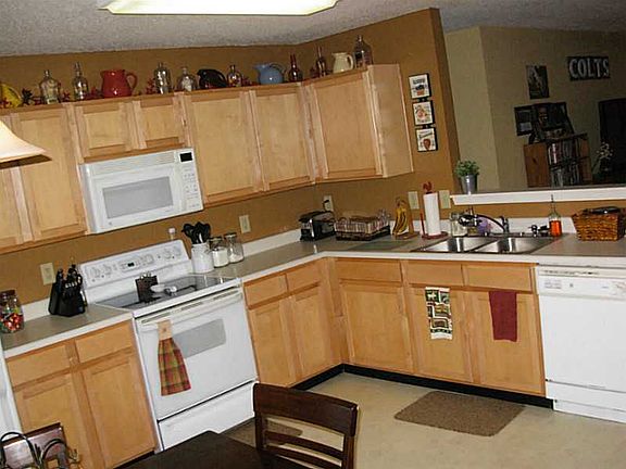 3rd image of 1334 Jasmine Dr