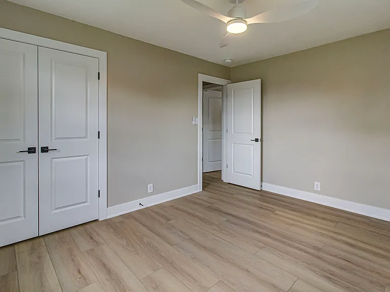 9521 Mobile Dr — Photo 27