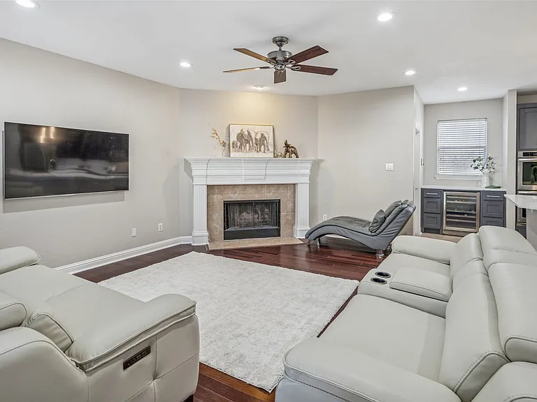 8812 Bluffcreek Ln — Photo 11