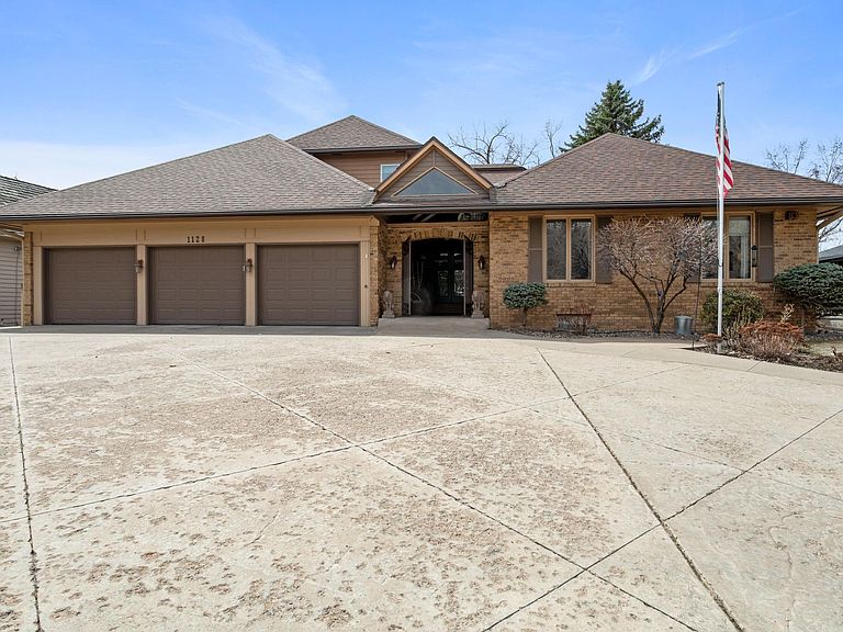 Listing photo 4