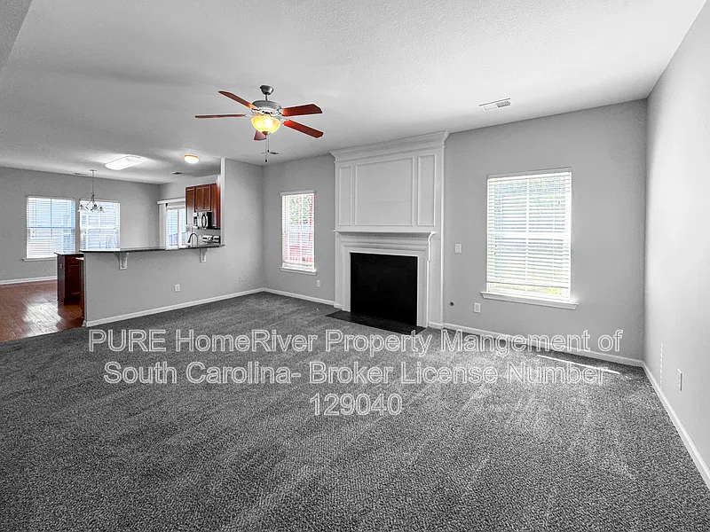 3 bed, 2.5 bath, 2568 sqft, $2,275 — Photo 2
