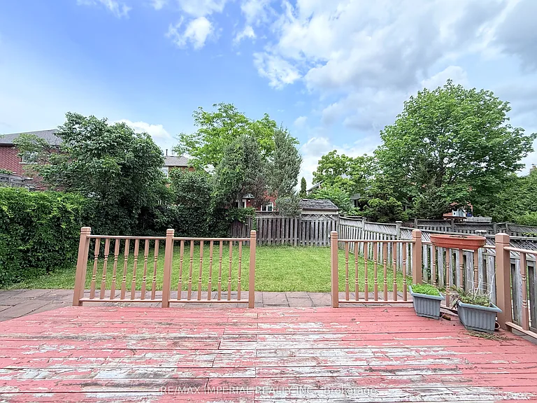 5735 Tayside Cres — Photo 30