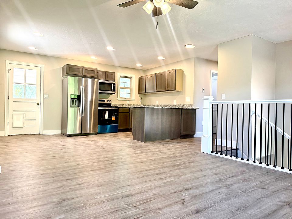 1st image of 105 Cedar Dr