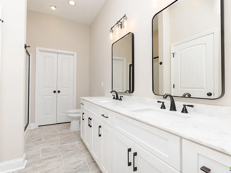 1009 Northside Dr — Photo 35