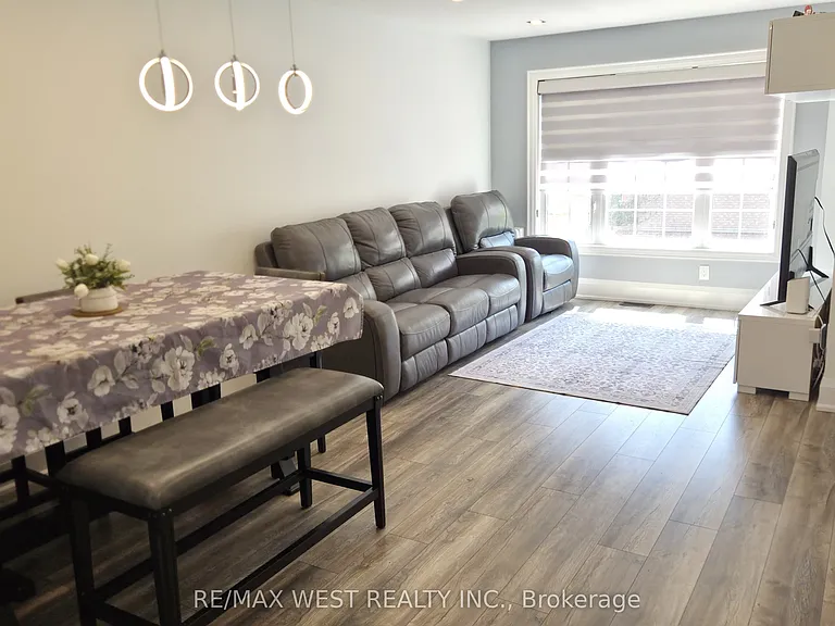 3020 Cedarglen Gate #33 — Photo 4