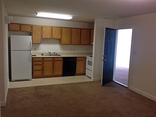 2nd image of 1925 Pine Bough Ln APT B