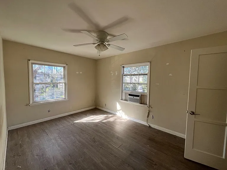 126 N Maple St #126.5 — Photo 6