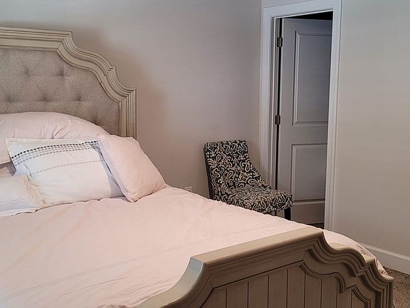 5th image of 301 Petunia Way