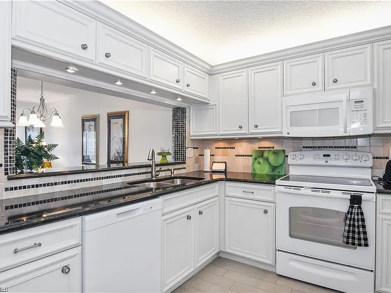 1250 Yesica Ann Cir #E-102 — Photo 8