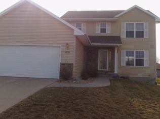 1135 Glendale Ln, Ely, IA 52227