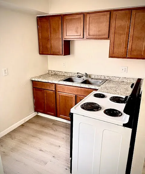 2324 Iroll Ave #4 — Photo 1