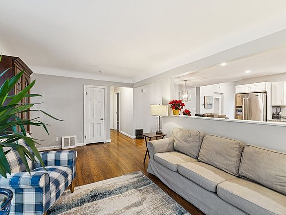 4th image of 526 Glen Park Dr