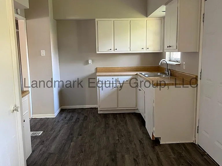 402 Whisper Ln — Photo 2