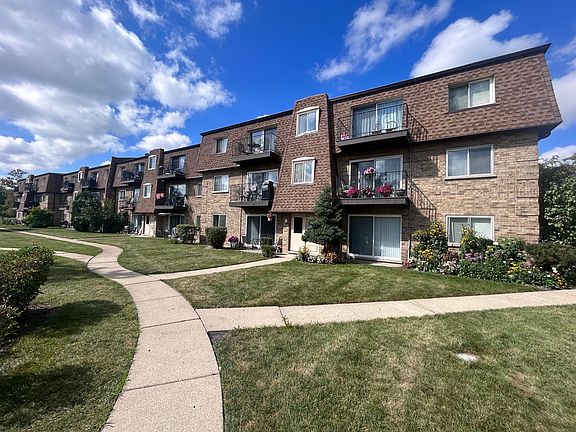 2nd image of 9435 Bay Colony Dr APT 3N