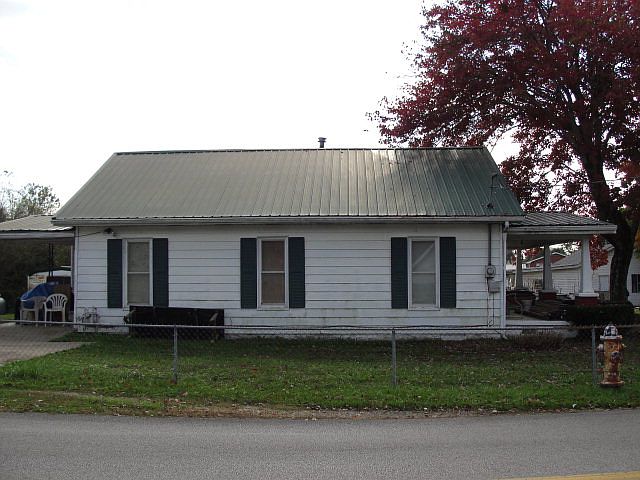2nd image of 215 Park Hills Rd