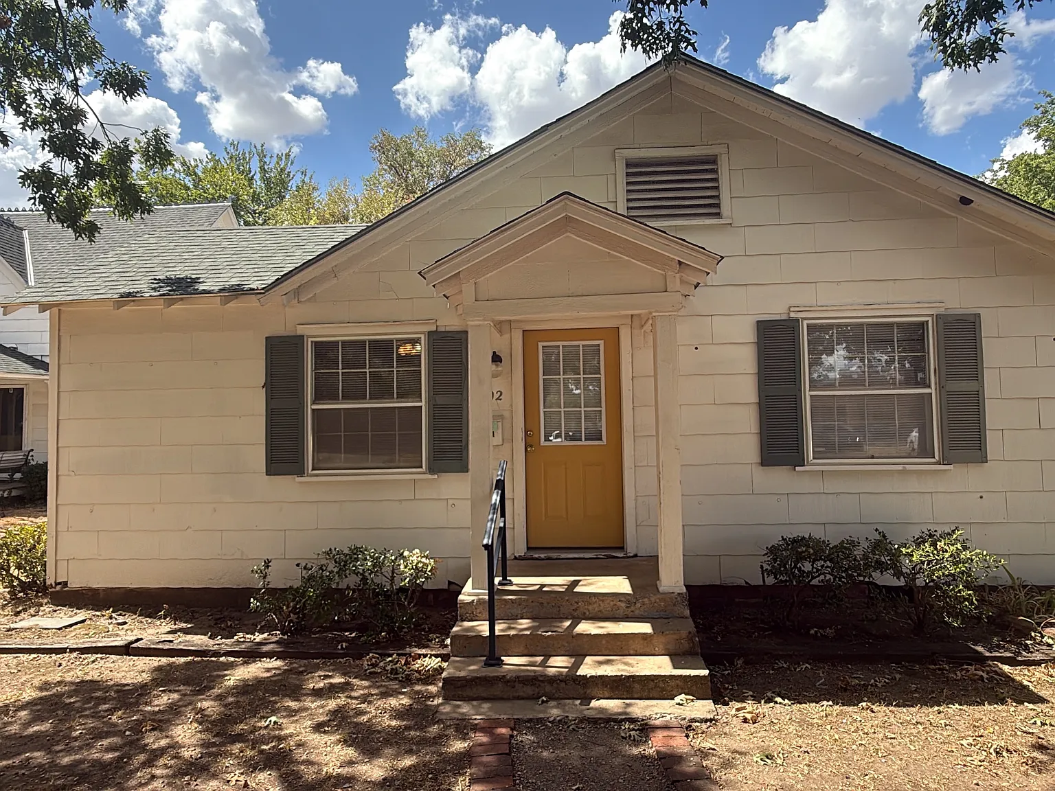 2 bed, 848 sqft, $1,000 — Photo 1