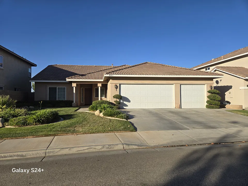 4043 Prestwick Ln