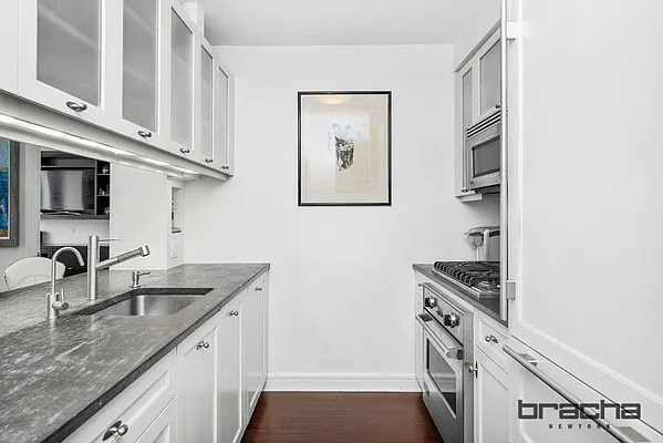 Sold by Keller Williams NYC | media 4