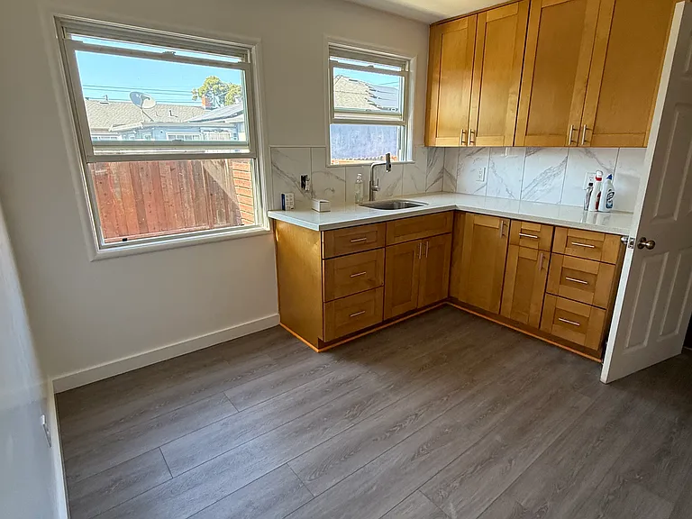 3812 King Ln #3814 — Photo 9