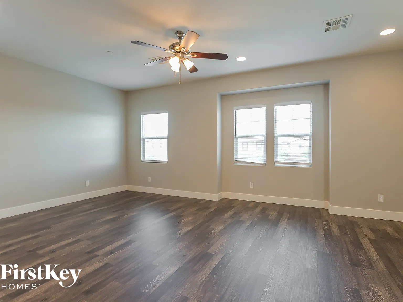 3 bed, 2.5 bath, 2066 sqft, $2,620 — Photo 4