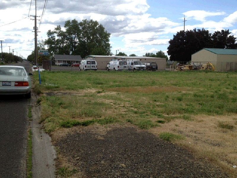2nd image of 866 Wallula Ave