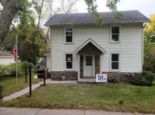 724 W Pleasant St, Portage, WI 53901