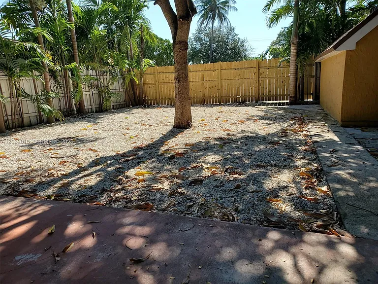 10341 NW 6th Ave — Photo 27