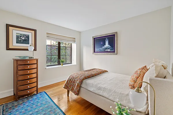 Sold by Compass | media 6