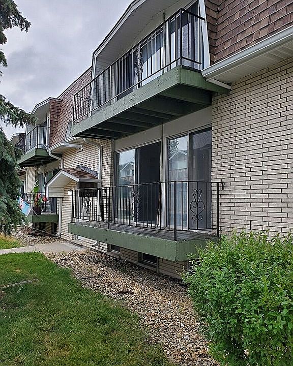 2nd image of 5640 Saint James Ct