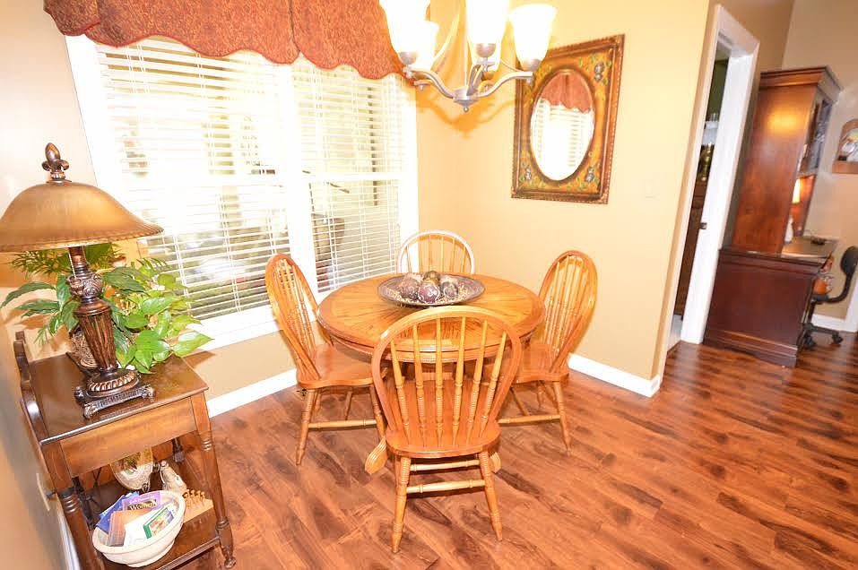 1st image of 86 Woodmanor Pl