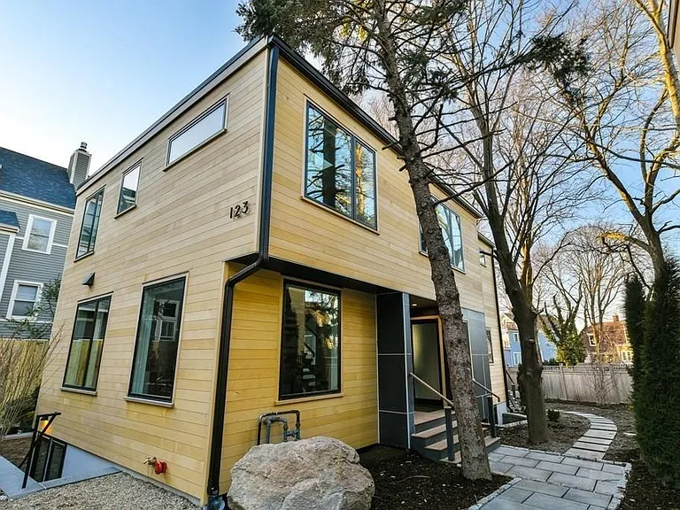 123 Walden St — Photo 32