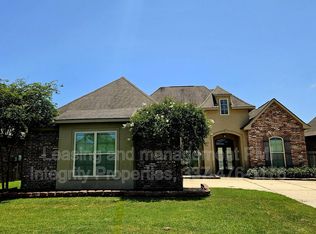 309 Old Place Ln, Madisonville, LA 70447