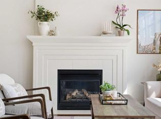 53 NE Discovery Ridge Gdns SW, Calgary, AB T3H 5L6