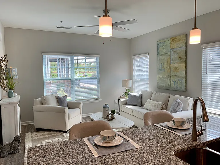 Grand Oaks Apartments — Photo 97