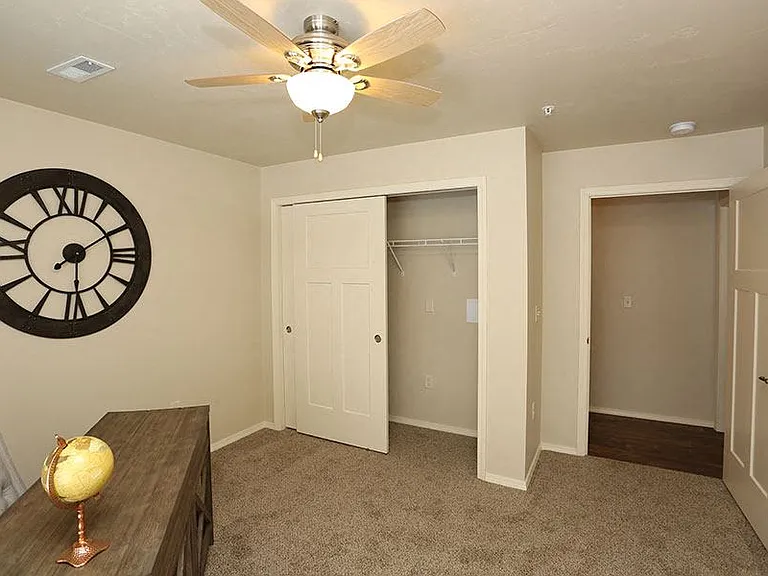 BIRCH CROSSING APARTMENTS — Photo 13