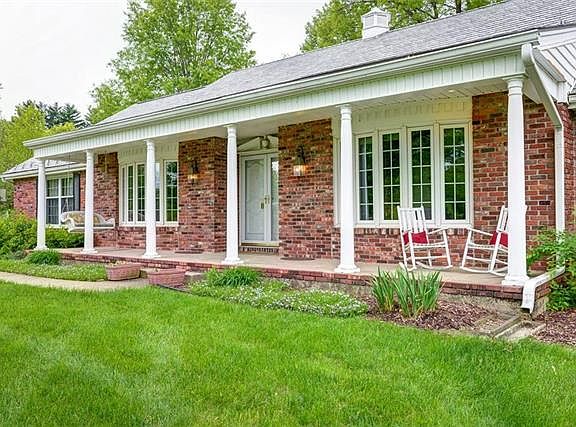 2nd image of 1018 N Woodland Ct