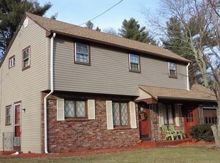 102 Captain Standish Dr, Abington, MA 02351